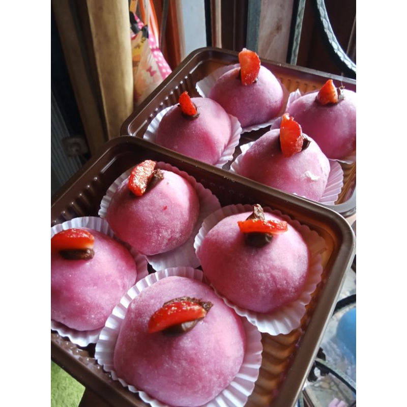 

MOCHI STRAWBEERY