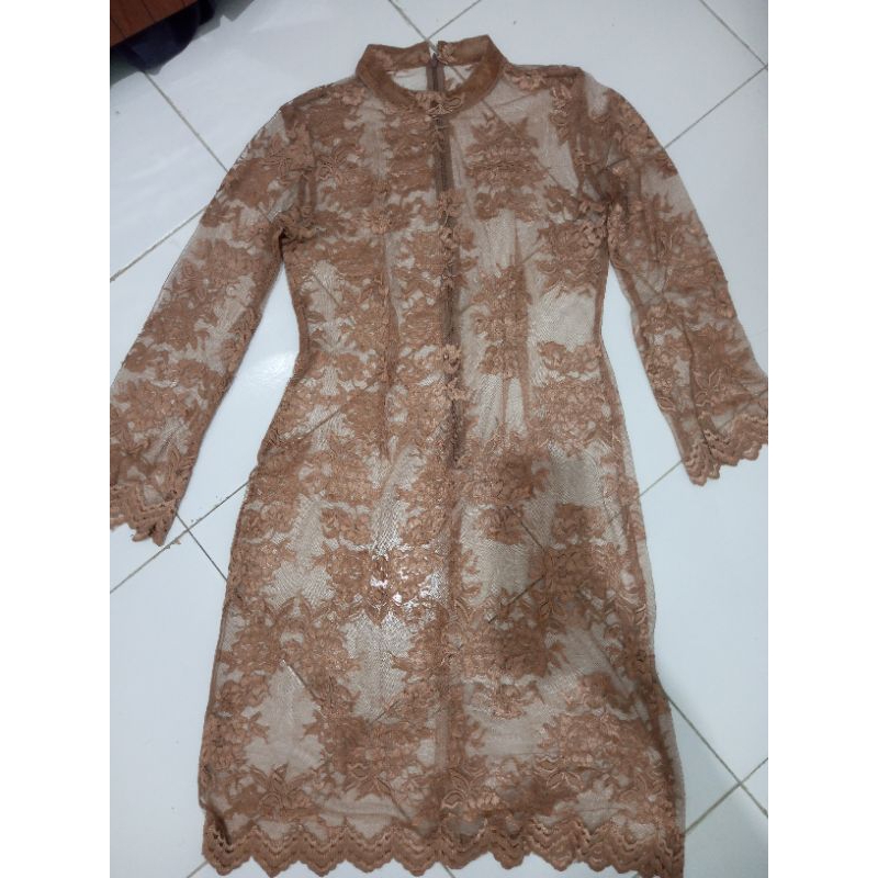 Kebaya brukat preloved