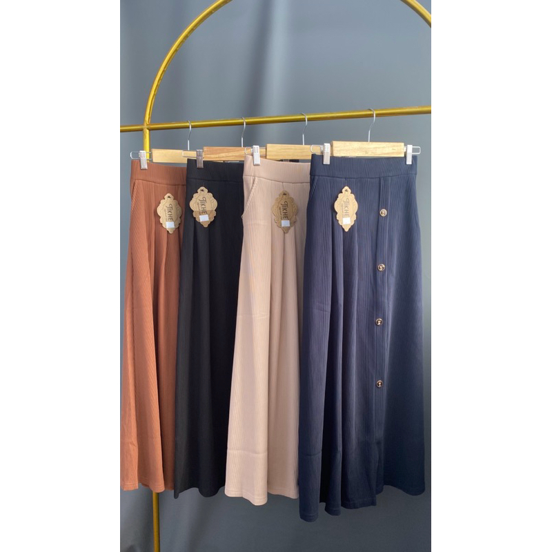 Rok Clarke Premium / Rok Corduroy Clarke / Rok Corduroy Premium / Rok Clarke Kancing / Rok Kancing /