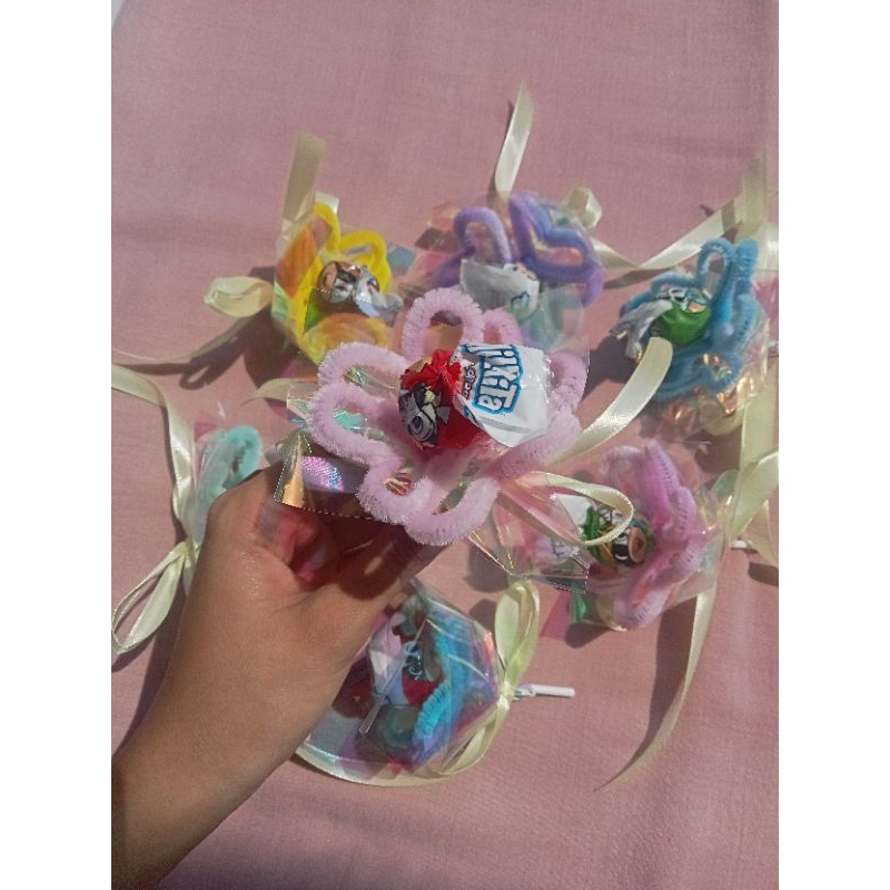 

Mini gift idea | Ide hadiah | Birthday | Permen bunga kawat bulu hologram | Milkita Candy