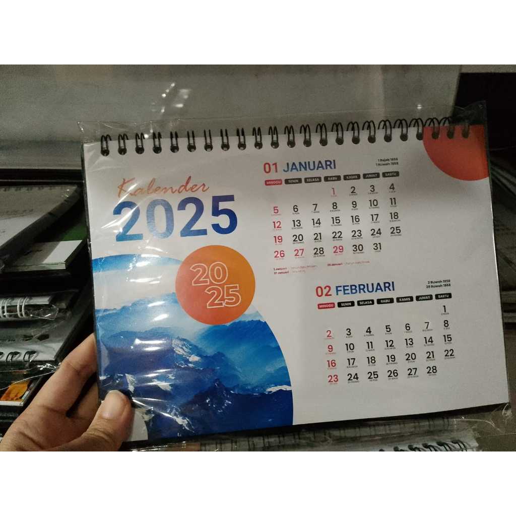 

Kalender Meja Tahun 2025 Murah Tatakan Linen Desain Random - Sisa Produksi
