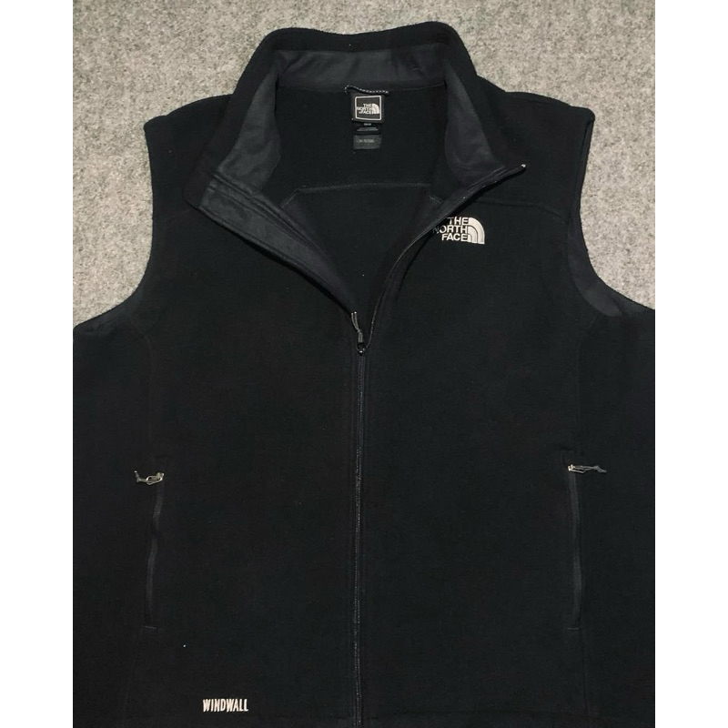 vest tnf