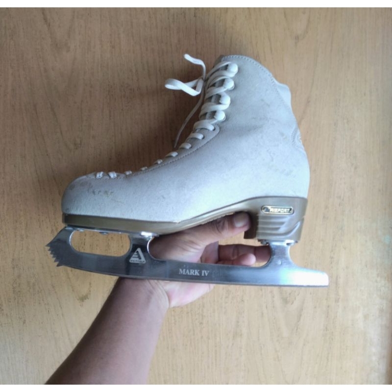 Sepatu Ice Skating RISPORT no.23,5cm (36/37)