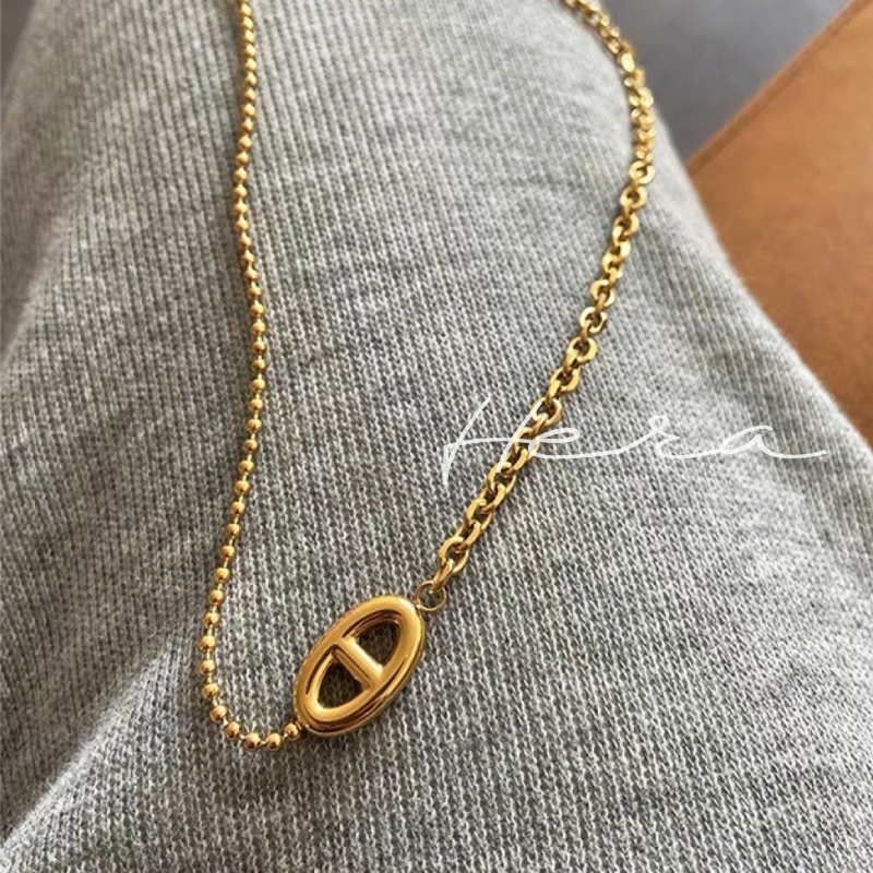 Kalung Gelang Pendant Babi Titanium Gold Plated 18K