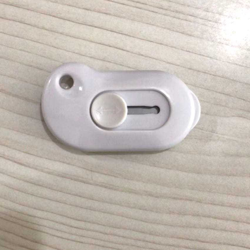 

CUTTER MINI BENTUK AWAN (PORTABLE) / Cutter Mini / Cutter Mini Pisau Kecil Bentuk Awan / Cutter Mini Bentuk Awan / Pisau Pemotong