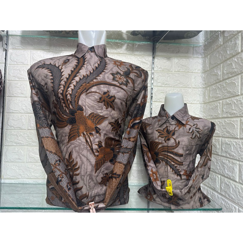 kemeja batik warna coklat susu // batik couple keluarga bermotif // batik lapis furing