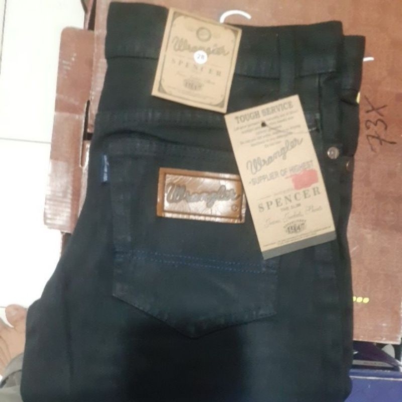 Celana panjang wrangler hitam
