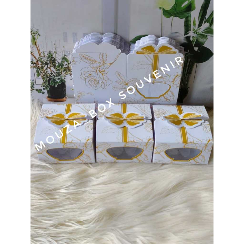

Isi 100 Pcs kemasan box mangkok soft dan mangkok ayam MOTIF GOLD CANTIK FREE TALI KUR