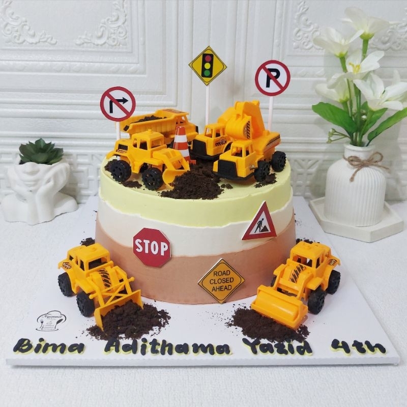 

Wholecake Construction Cake / Excavator / Tractor