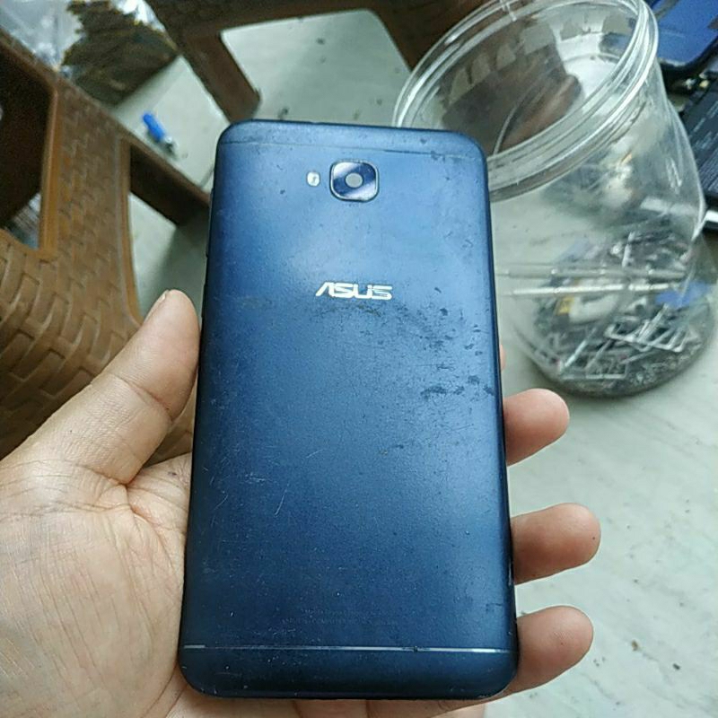 backdoor bekas Asus Zenfone 4 selfie minus ada cuil dikit cek gambar