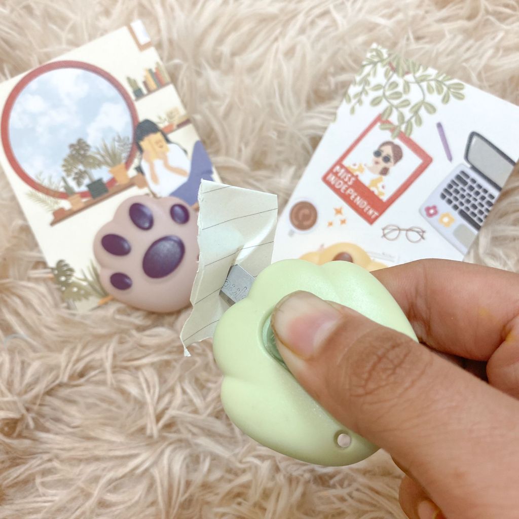 

Cutter Lucu / Mini Cutter / Pemotong Kertas Alat Tulis Berbentuk Jejak Kaki Hewan Anjing Kucing Dog Cat Paw Pastel Cute Lucu Import Grosir Ready Stock COD