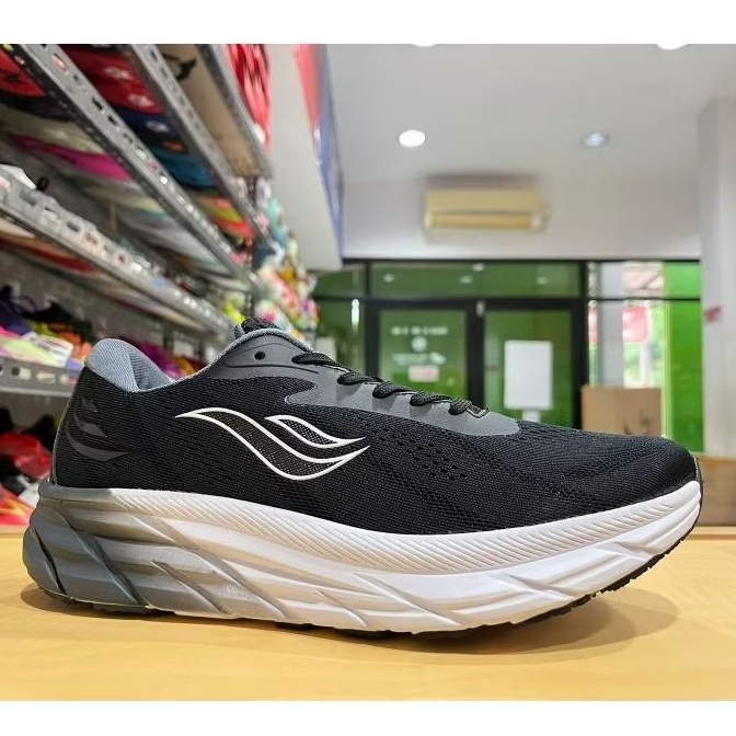 Sepatu Running DESLE YOHAN BLAKE Hitam putih