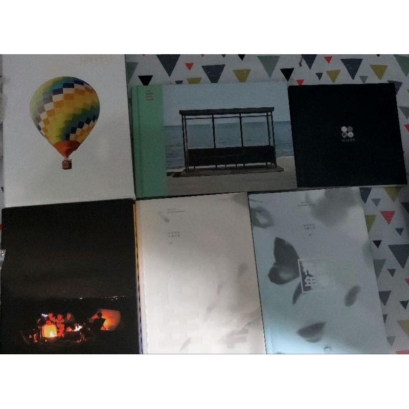 PRELOVED OFFICIAL ALBUM BTS + PC