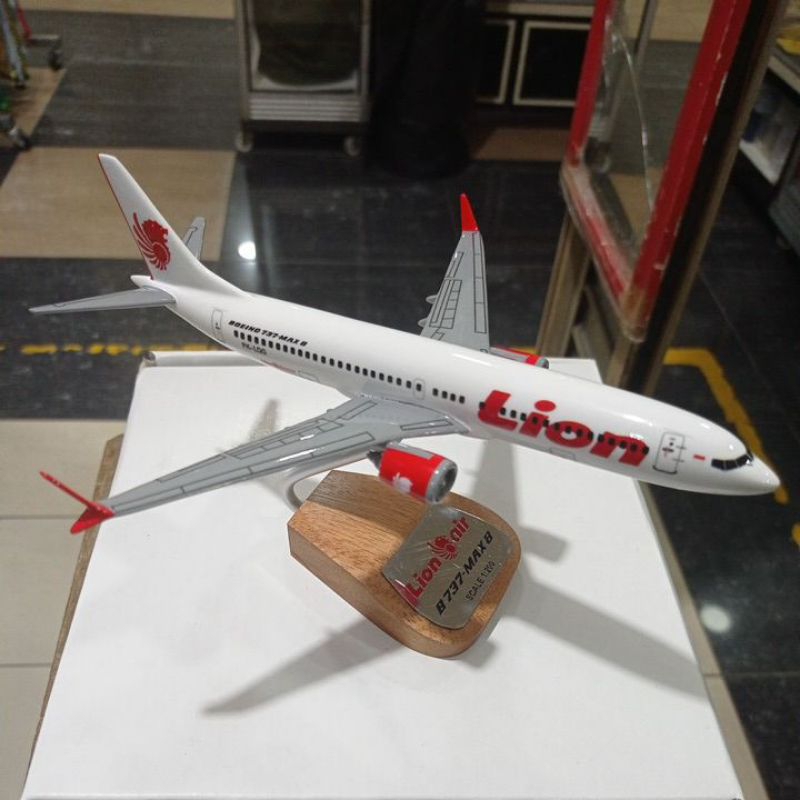 Miniatur/Replika Pesawat LION AIR B737-MAX8