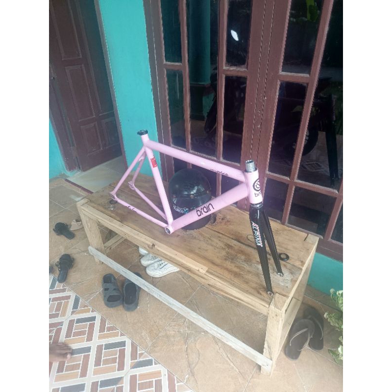 frame only brain atales