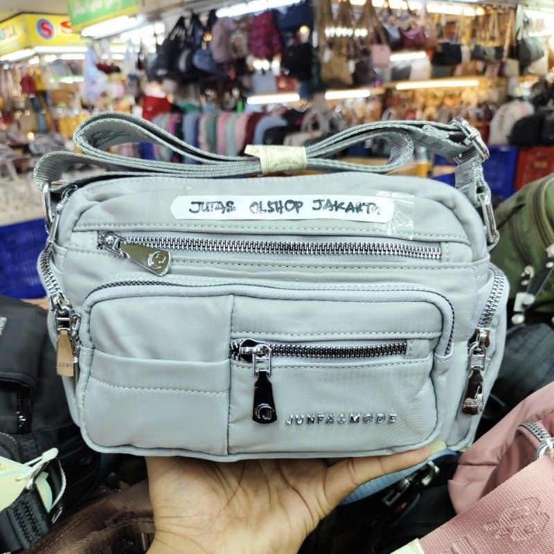 TAS SELEMPANG JUNFA 9955-396 BAHAN PARASUT POLOS 7 SELETING