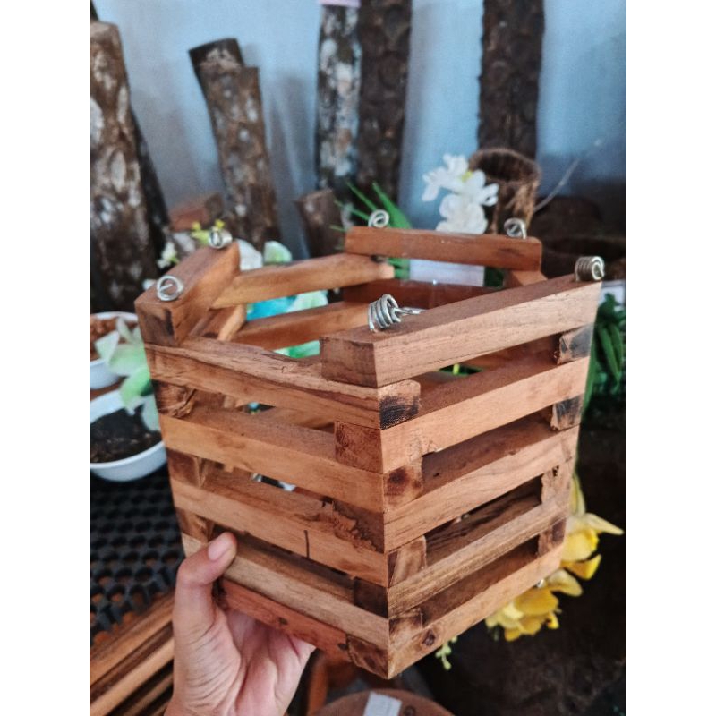 Pot Kayu Selasian Persegi 6 Untuk Tanaman Anggrek dan Tanaman Hias