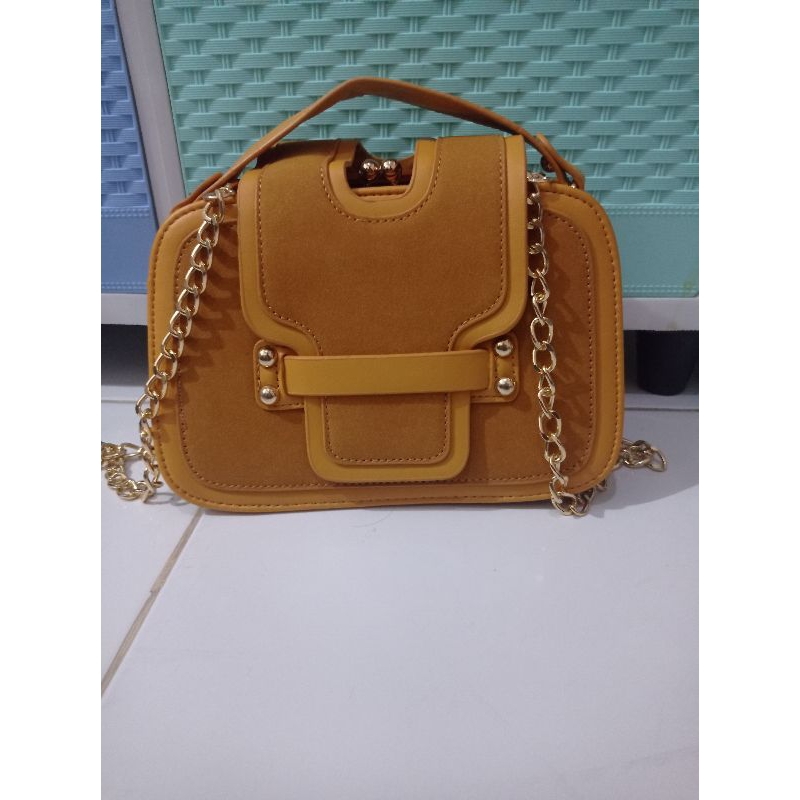 Tas Selempang Kulit Coklat