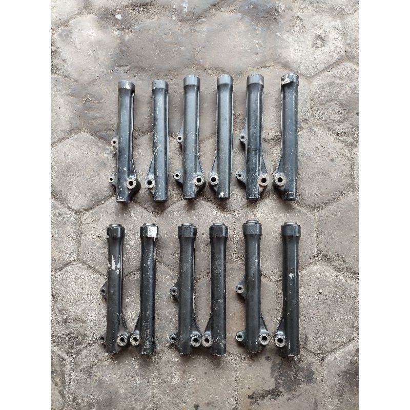 Bottom Batem Bumbungan Skok Depan Supra 125 Karbu Supra 125 Injeksi Original