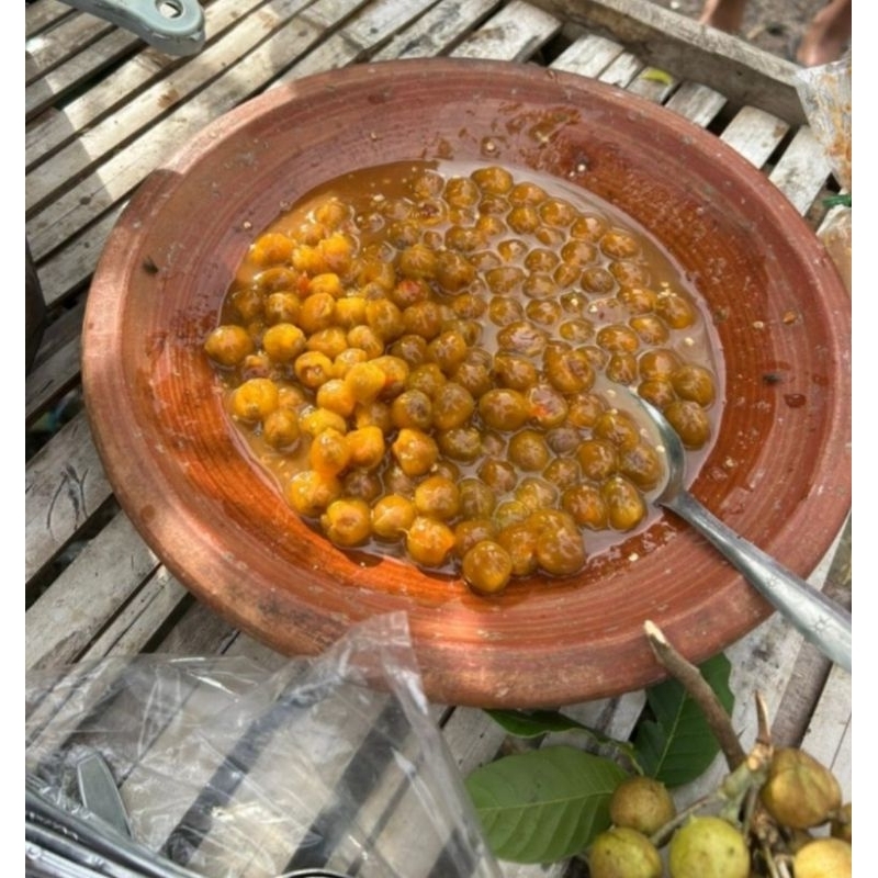 

Kesambi Enak Buat Di Rujak Madura Buah Musiman porsi sedang