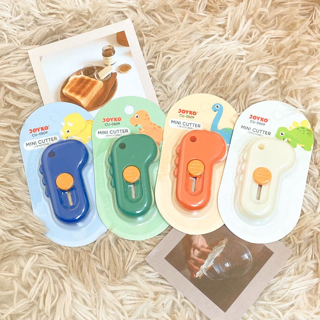 

Pisau Kecil Pemotong Kertas / Mini Paper Cutter JOYKO CU-0509 Bentuk Dino Dinosaurus Cute Tajam Warna Pastel Alat Tulis Kantor Anak Dewasa ATK Hadiah Souvenir COD Ready Stock