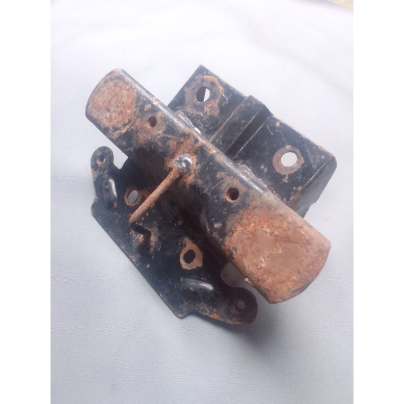 Breket pengait bawah jok sadel yamaha v80 robot super deluxe original