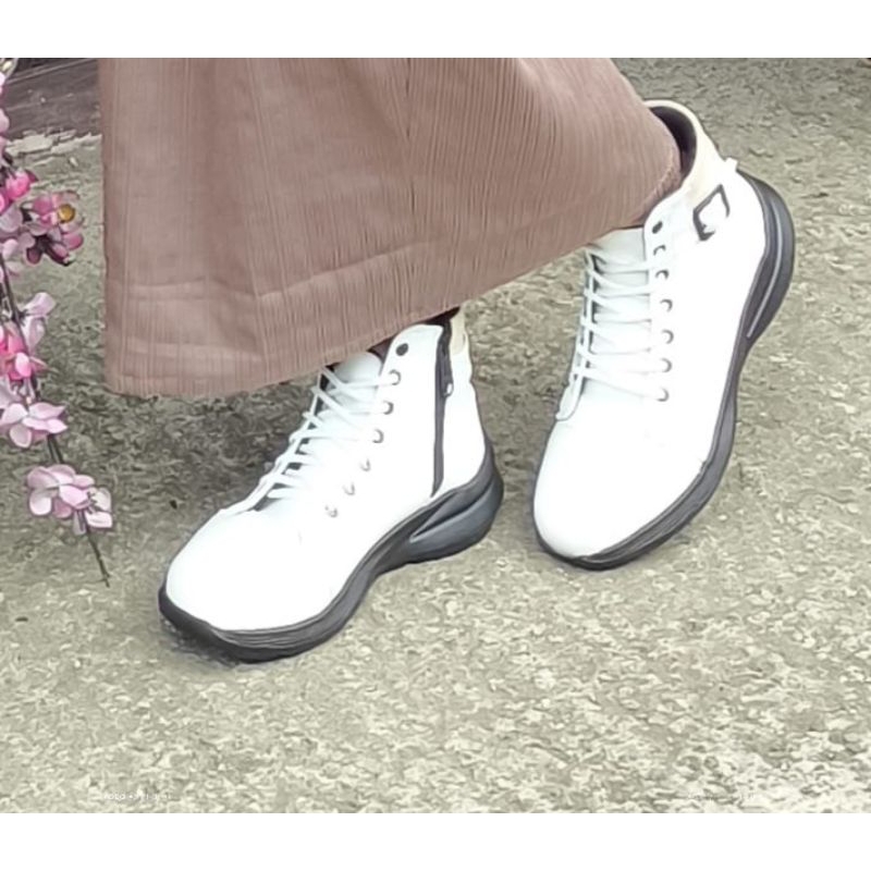 Boots Wanita | Zagan White Sepatu Boots Wanita Korean Style BTS