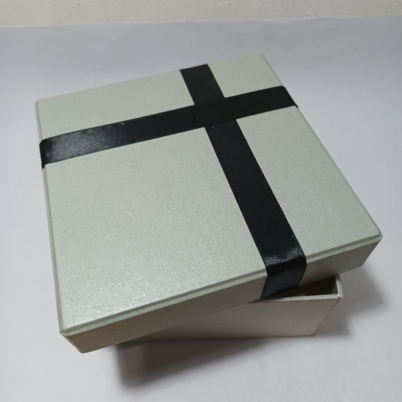 

Kotak Kado Gift Box 20x20x7 Kotak Hadiah Hampers Box Packaging Hadiah Box