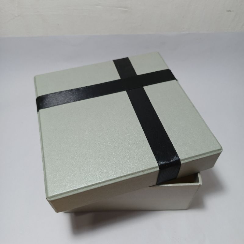 

Kotak Kado Gift Box 15x15x7 Kotak Hadiah Hampers Box Packaging Hadiah Box