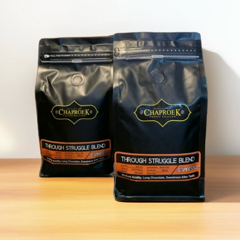 

STRUGGLE BLEND / HOUSE BLEND COFFEE 500gr / KOPI BLEND 50:50 / BIJI KOPI ARABICA ROBUSTA 500gr / Biji Kopi / House Blend Kopi / Espresso Base by Chaproek Coffee Roaster