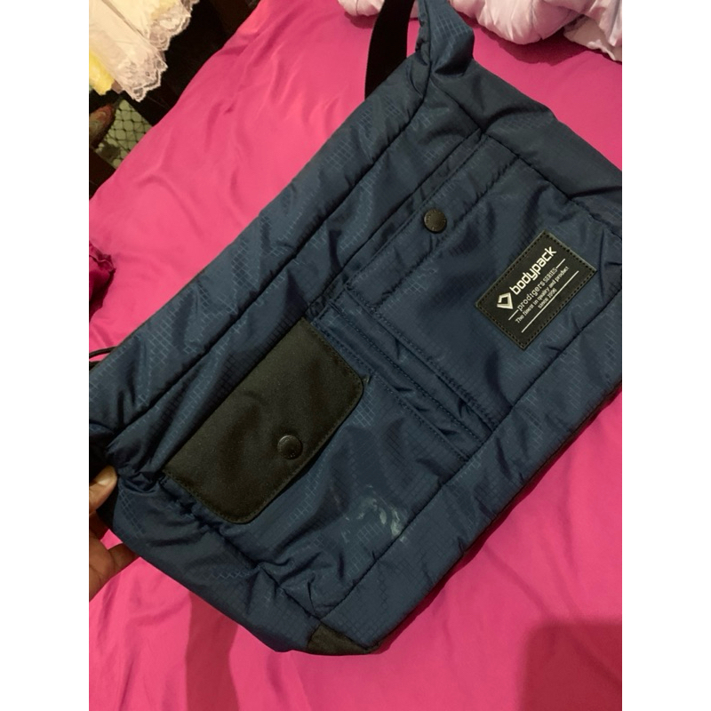 bodypack original ( tas ipad tablet  lagtop kecil )