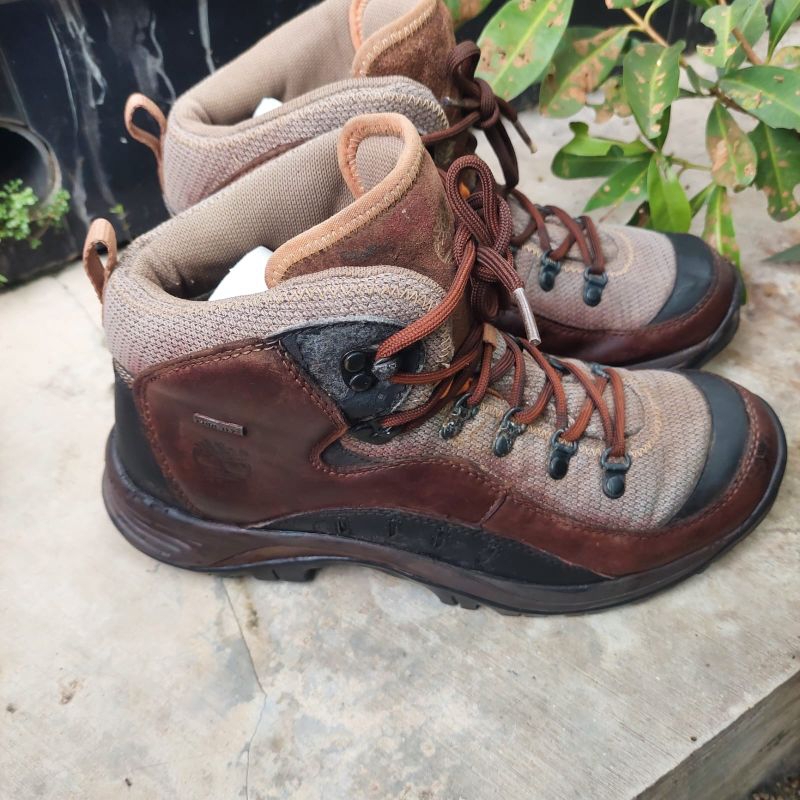 sepatu gunung second merk timberland size 41(27cm)
