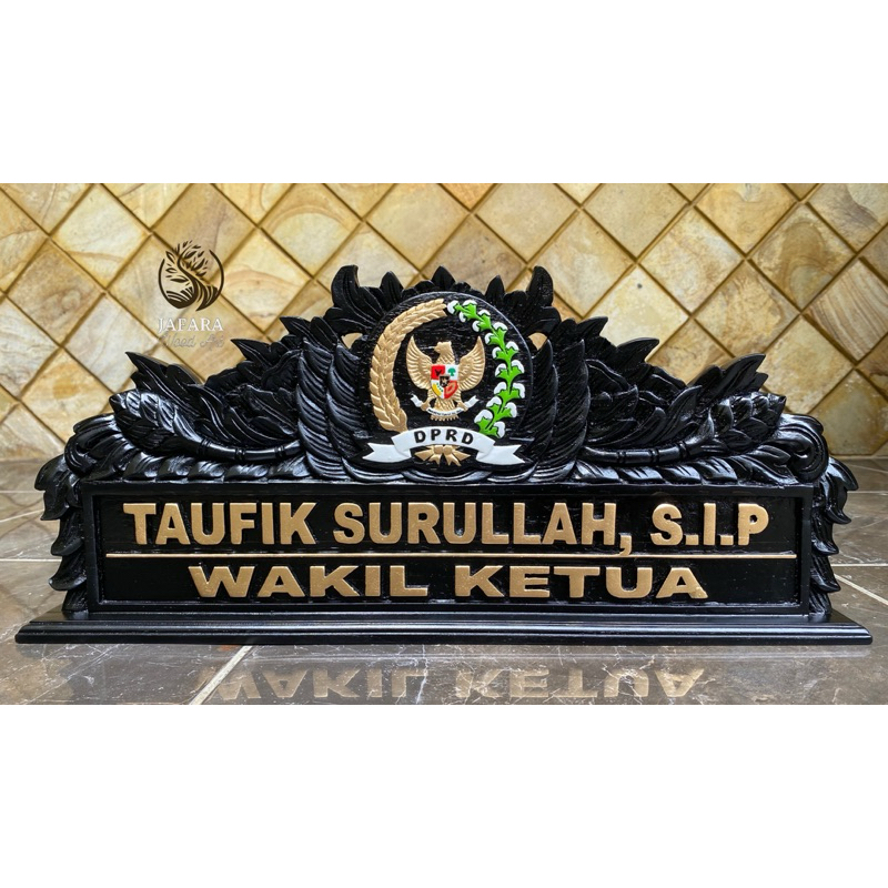 

Papan Nama Meja Ukir Kayu Jati Custom Logo DPR