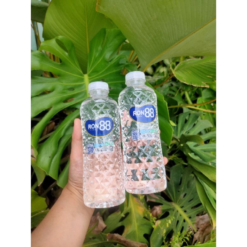 

Ron88 Air Mineral Kristal Botol Natural 380ml | Hexagonal Crystal Water