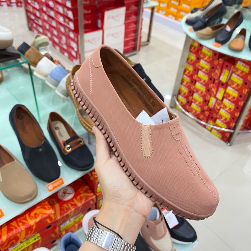 Triset sepatu moccasin slip on wanita