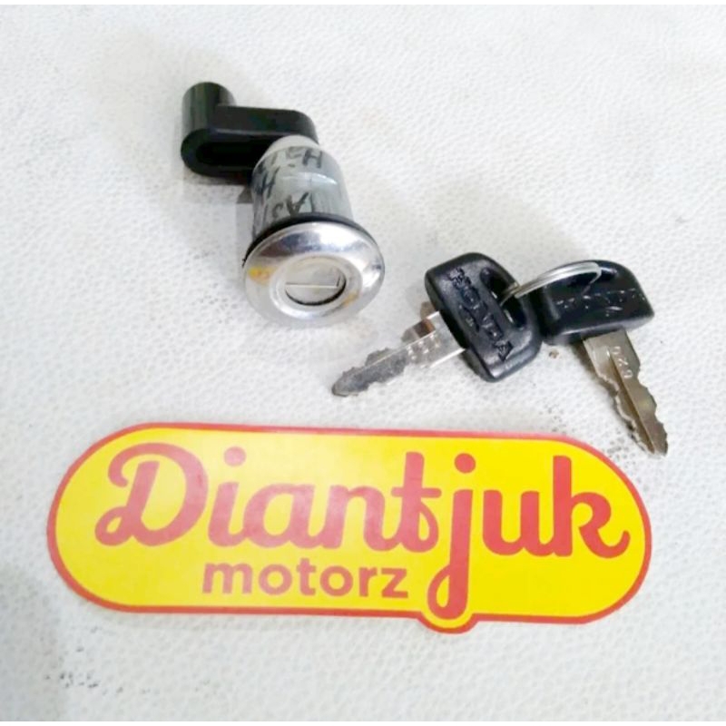 Kunci Jok Jog Sadel Belakang Honda Astrea 800 Asdab C800A NOS