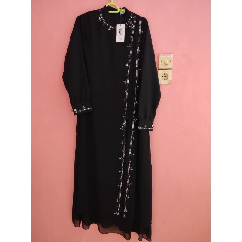 Abaya Hitam Terbaru Simple Elegan Kekinian Fashion Muslim