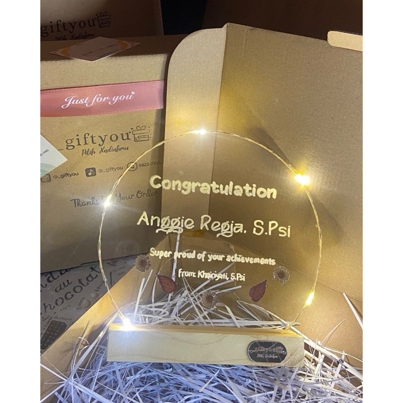 Akrilik Costume|Gift Akrilik|Gift Sidang|Gift Hari Bahagia