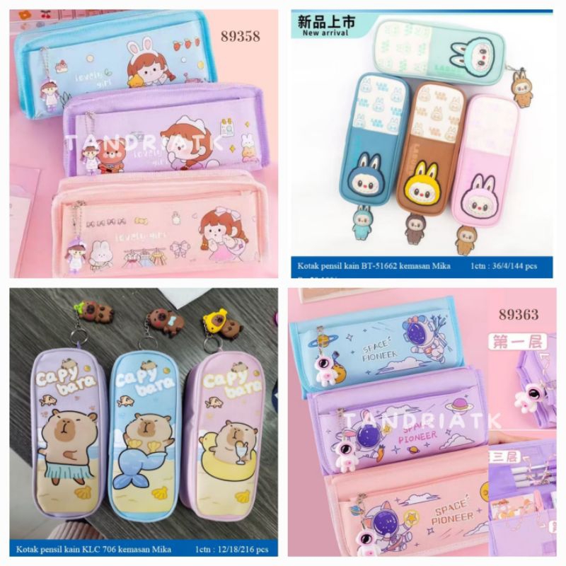 

Tempat Pensil Kain Jumbo 2 Sleting Gantungan Boneka Doll 89297 89298 89353 89358 89363