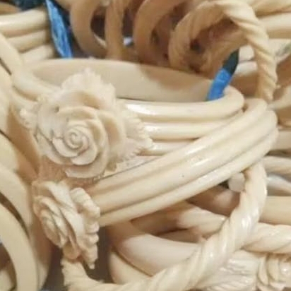 GELANG SERBUK GADING UKIRAN LIONTIN MAWAR KHAS NTT