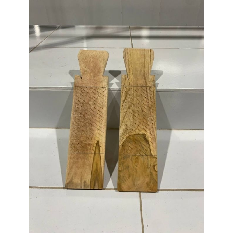 Parutan Kayu/Parutan Kelapa Kayu