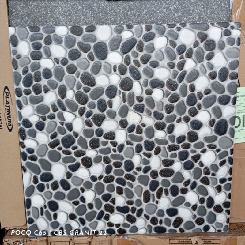 KERAMIK 50X50 KASAR GEMSTONE BLACK MOTIF BATU ALAM