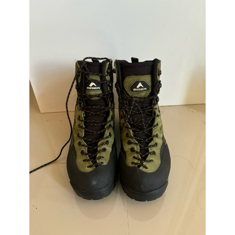 Preloved Sepatu gunung Eiger Python High Cut
