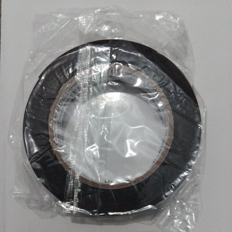 

DOUBLE TAPE / DOUBLE FOAM TAPE/ DOUBLE TAPE BUSA UKURAN 1 INCI (2 CM) MERK ASTRON WARNA BUSA (FOAM) HIJAU