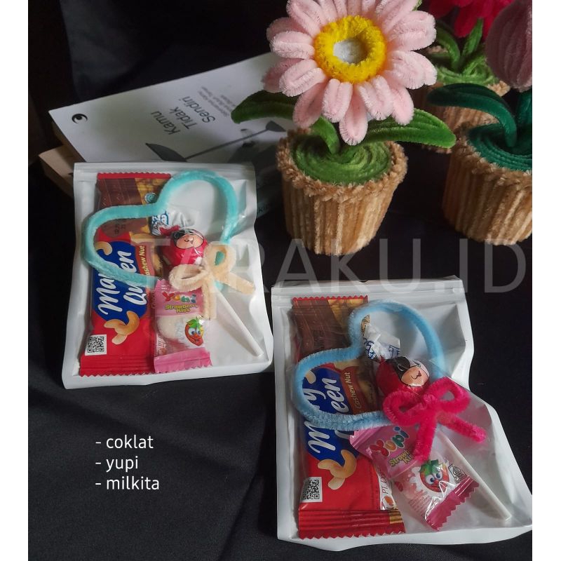 

Mini Gift Snack Hadiah Kado Ulang Tahun Seminar Sempro Sidang Wisuda Hampers Anak-Anak Kids Souvenir