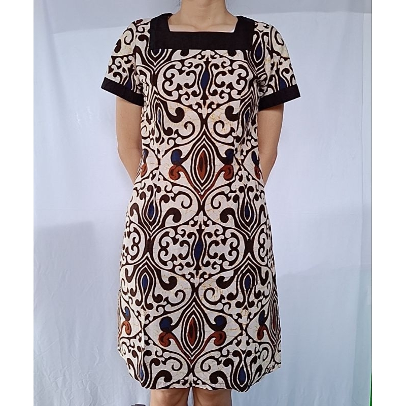Gaun Batik Wanita Lengan Pendek