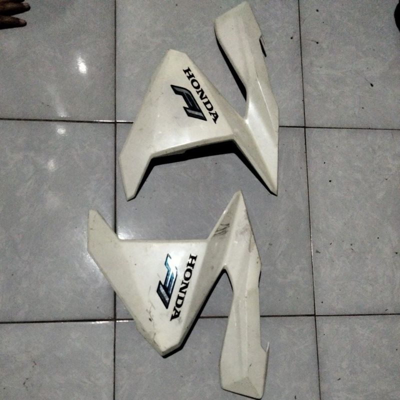Sayap dek samping depan Vario 125 2015 Original