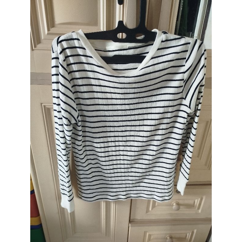 Kaos Garis-Garis Lengan Panjang