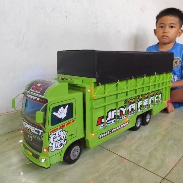 Real pict miniatur mobil mainan anak  truck oleng kayu truk tronton hino 500 jumbo P70cm