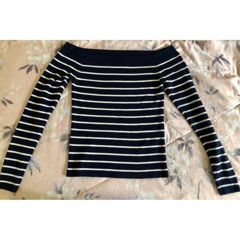 Abercrombie and Fitch Off Shoulder